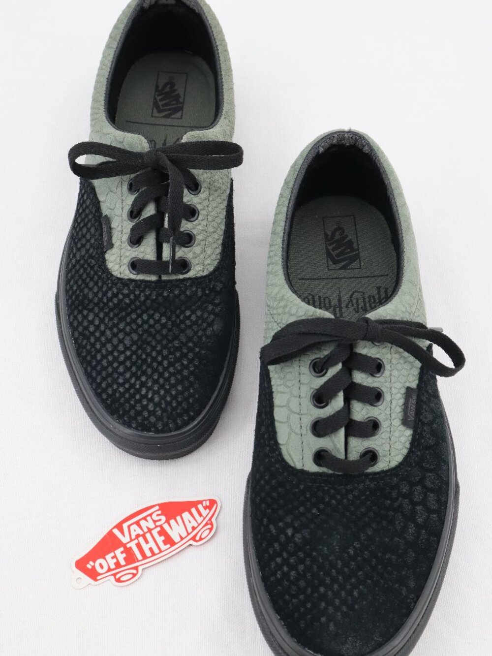 VANS x Harry Potter Collab Slytherin House Sneakers - Picture 2 of 15